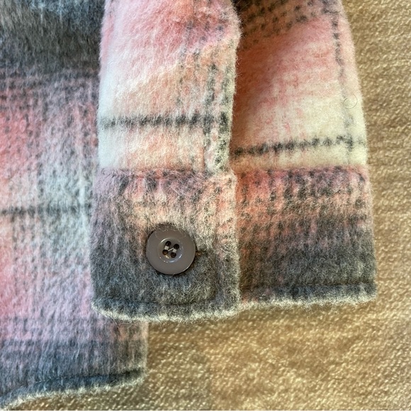 M/L Shirt Jacket - Picture 7 of 7